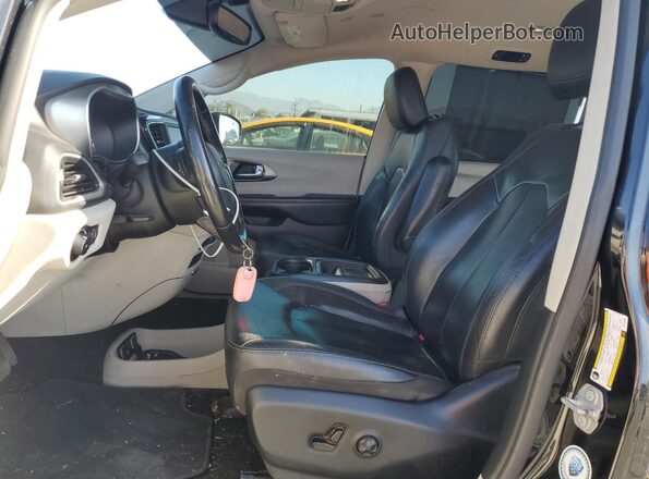 2C4RC1BG4LR176395 2020 CHRYSLER PACIFICA Черный Вид салона спереди
