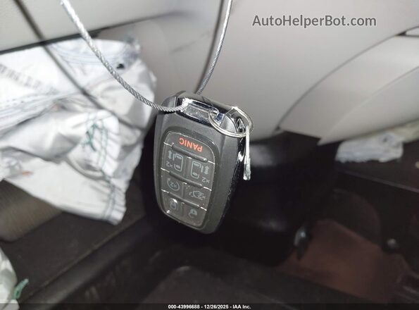 2C4RC1CG3NR204348 2022 CHRYSLER VOYAGER Черный Вид панели приборов