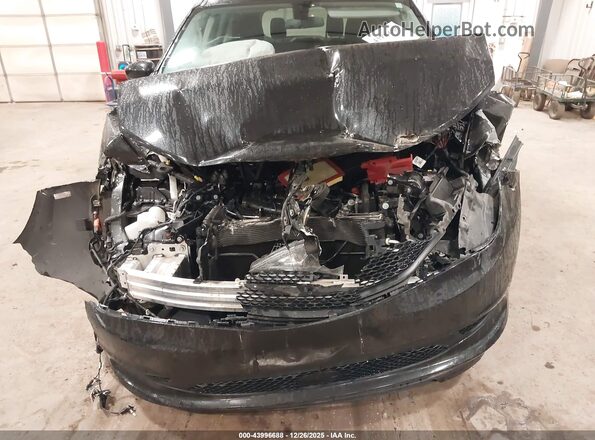 2C4RC1CG3NR204348 2022 CHRYSLER VOYAGER Черный Вид спереди