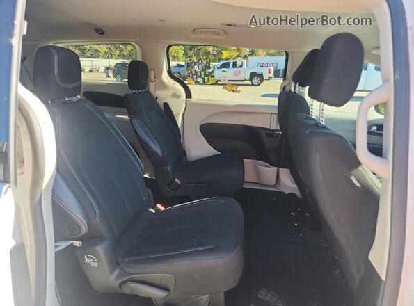 2C4RC1CG3NR218623 2022 CHRYSLER VOYAGER Белый Вид задней части салона