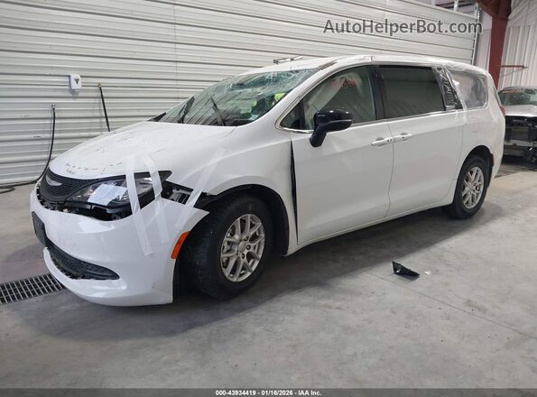 2C4RC1CG6SR577167 2025 CHRYSLER VOYAGER White Vista tres cuartos delantera izquierda