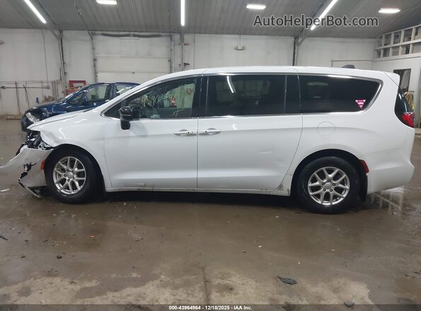 2C4RC1CG7SR588632 2025 CHRYSLER VOYAGER White Սալոնի 360 աստիճան տեսք