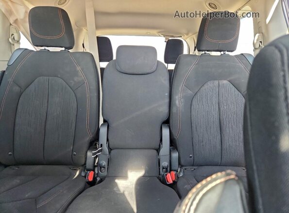 2C4RC1DG1HR608770 2017 CHRYSLER PACIFICA Черный Вид задних сидений