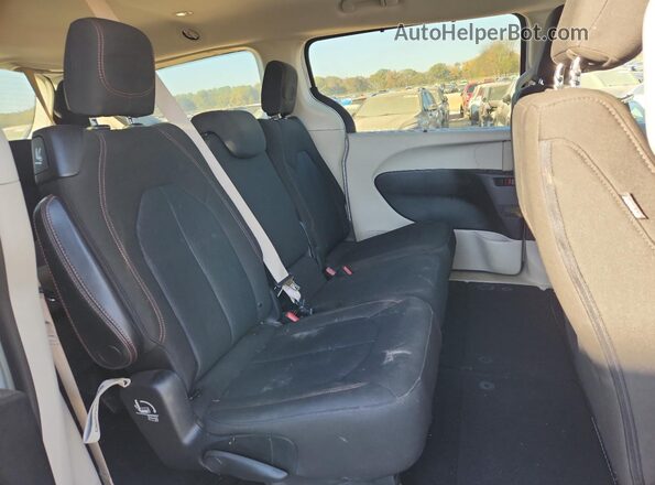 2C4RC1FG3LR141924 2020 CHRYSLER PACIFICA Белый Вид задней части салона