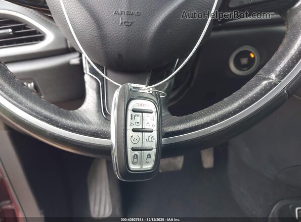 2C4RC1GG0LR119166 2020 CHRYSLER PACIFICA Red Вид панелі приладів