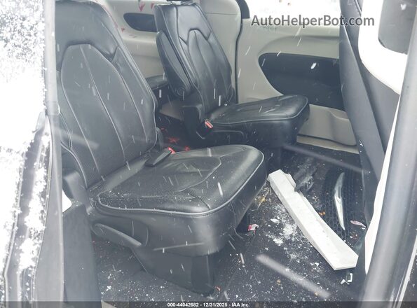 2C4RC1GG3HR752297 2017 CHRYSLER PACIFICA Черный Вид наклейки с VIN-кодом