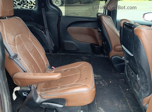 2C4RC1GG9HR627787 2017 CHRYSLER PACIFICA Red უკანა სავარძლების ხედი