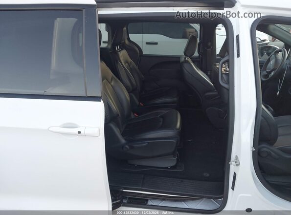 2C4RC1L72PR618594 2023 CHRYSLER PACIFICA White Widok naklejki z numerem VIN