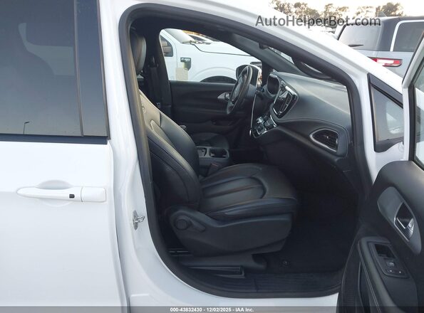 2C4RC1L72PR618594 2023 CHRYSLER PACIFICA White Widok wnętrza z przodu