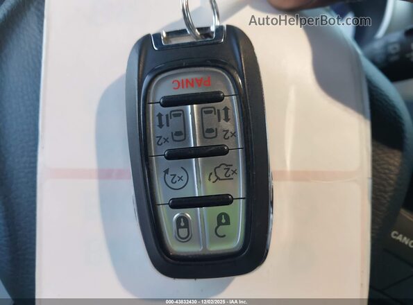2C4RC1L72PR618594 2023 CHRYSLER PACIFICA White Widok deski rozdzielczej