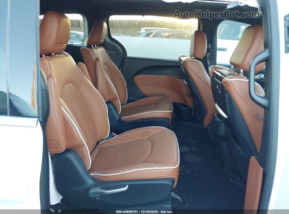2C4RC1N71RR104283 2024 CHRYSLER PACIFICA Белый Вид наклейки с VIN-кодом