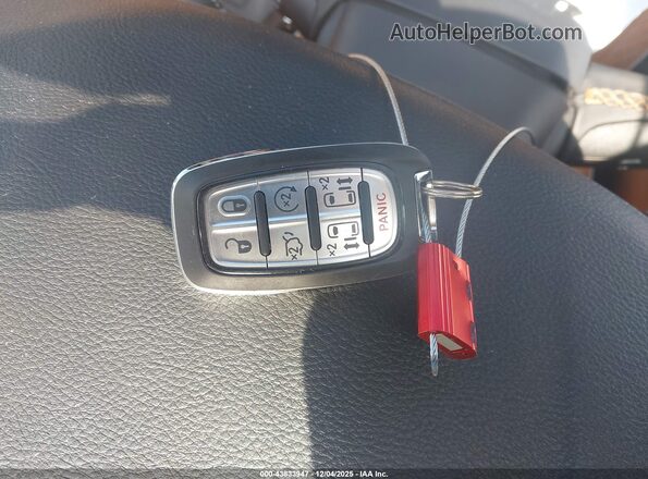 2C4RC3PG1PR555011 2023 CHRYSLER PACIFICA Синий Вид панели приборов
