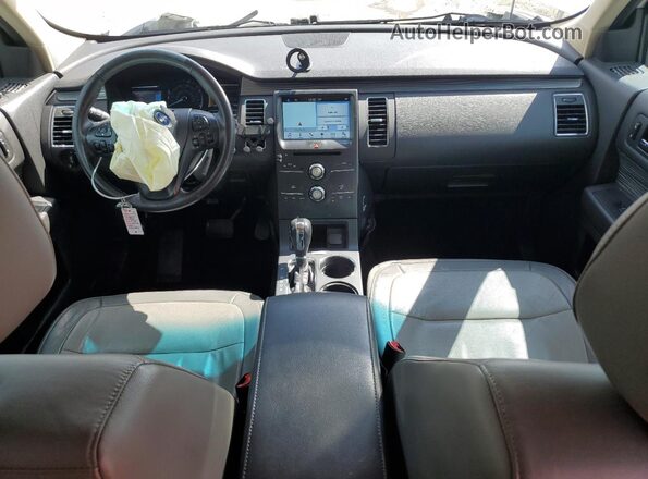 2FMGK5C82HBA01812 2017 FORD FLEX White Widok deski rozdzielczej