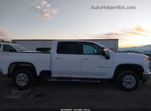 2GC1KNEYXS1229836 2025 CHEVROLET SILVERADO White Widok wnętrza z tyłu