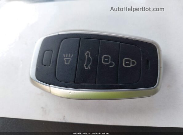 2LMHJ5AT0KBL03660 2019 LINCOLN MKT Gold Widok deski rozdzielczej