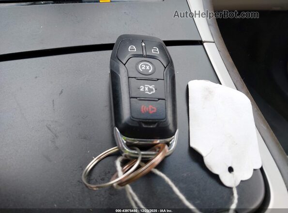 2LMPJ6KR5HBL29670 2017 LINCOLN MKX Белый Вид панели приборов