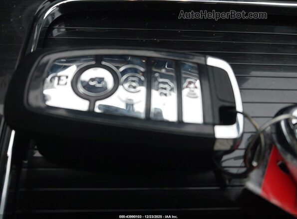 2LMPJ8K90PBL26167 2023 LINCOLN NAUTILUS Белый Вид панели приборов