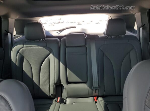 2LMPJ8K93PBL23618 2023 LINCOLN NAUTILUS Gray Widok tylnych siedzeń