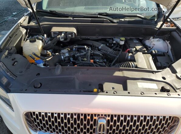 2LMPJ8KP8NBL10133 2022 LINCOLN NAUTILUS White Vista del compartimento del motor
