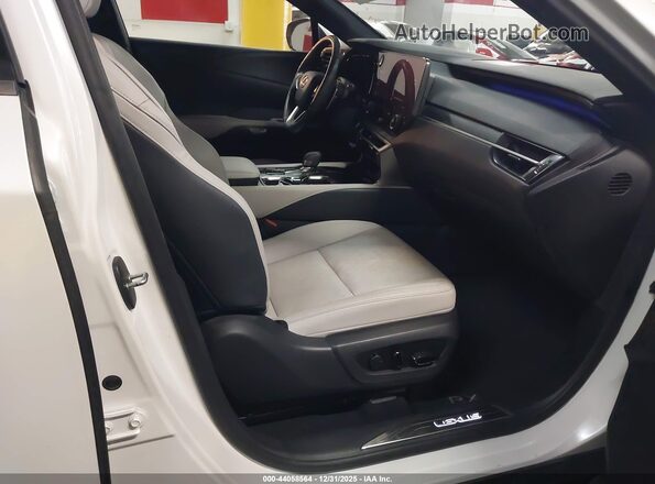 2T2BAMBAXPC016351 2023 LEXUS RX 350 Champagne Front interior view