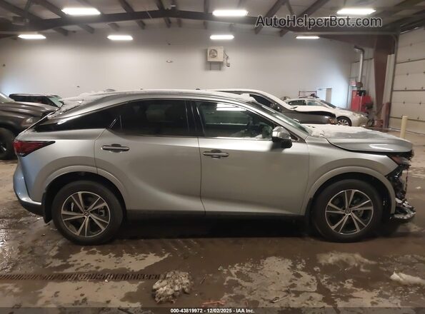 2T2BBMCA7TC108247 2026 LEXUS RX Серебряный Вид задней части салона