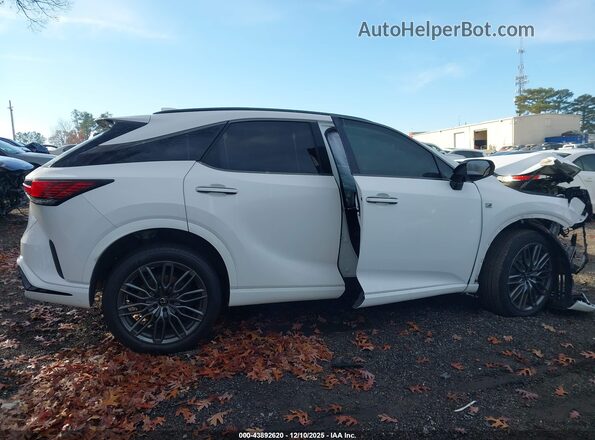 2T2BCMEA2PC001865 2023 LEXUS RX 500H White Вид задньої частини салону
