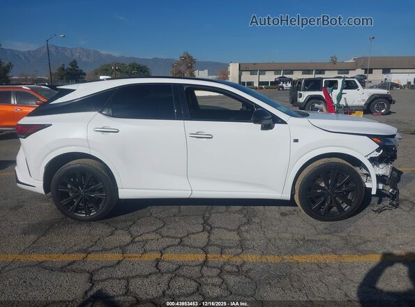 2T2BCMEA6PC009788 2023 LEXUS RX 500H White Вид задньої частини салону