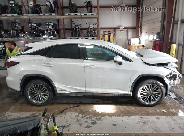 2T2JGMDA6NC079404 2022 LEXUS RX 450H Белый Вид задней части салона