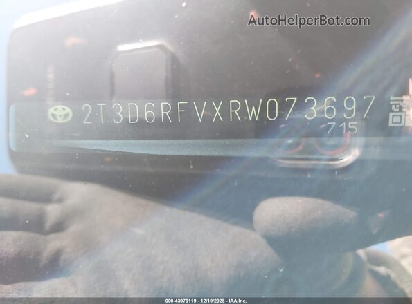 2T3D6RFVXRW073697 2024 TOYOTA LIMITED Silver ძრავის განყოფილების ხედი