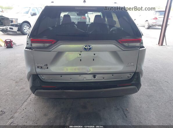 2T3EWRFV6LW067102 2020 TOYOTA RAV4 HYBRID Silver Widok z przodu