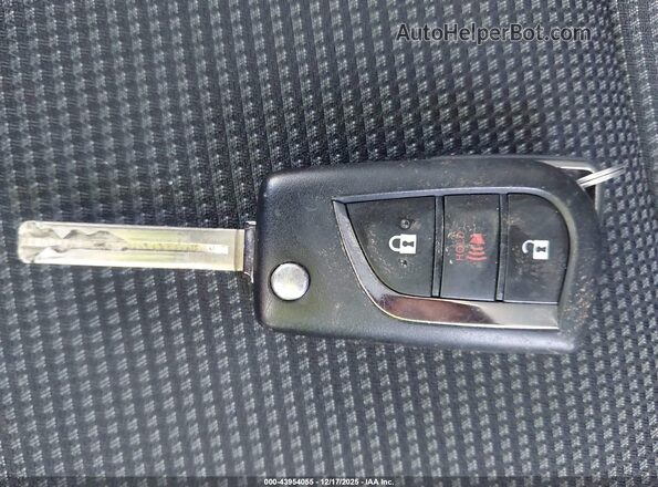 2T3F1RFV1PW394905 2023 TOYOTA LE Красный Вид панели приборов