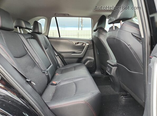 2T3J1RFV7LC090029 2020 TOYOTA RAV4 Black Вид задньої частини салону