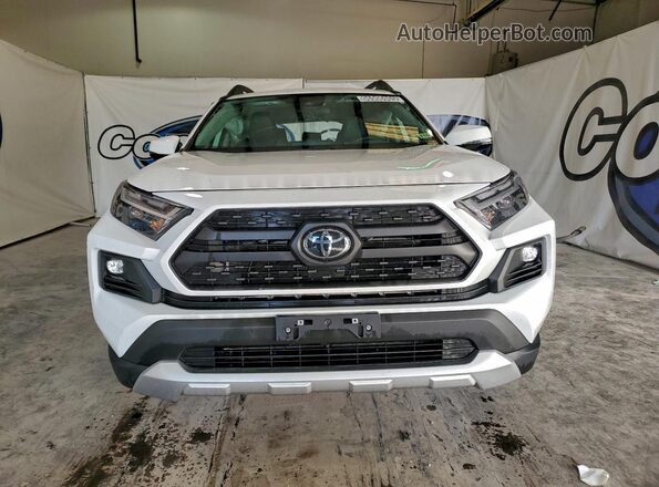 2T3J1RFVXRW464219 2024 TOYOTA RAV4 Белый Вид спереди