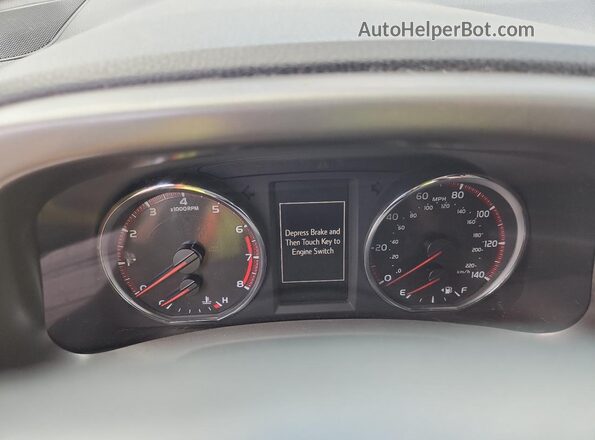 2T3NFREV8HW362453 2017 TOYOTA RAV4 Черный Вид щитка приборов