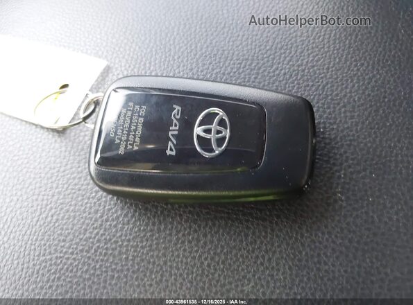 2T3W1RFV1SC350610 2025 TOYOTA LE White Widok deski rozdzielczej
