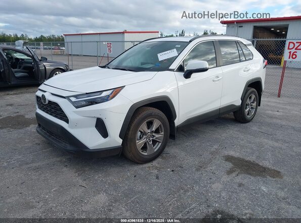 2T3W1RFV1SC350610 2025 TOYOTA LE White Przód lewy