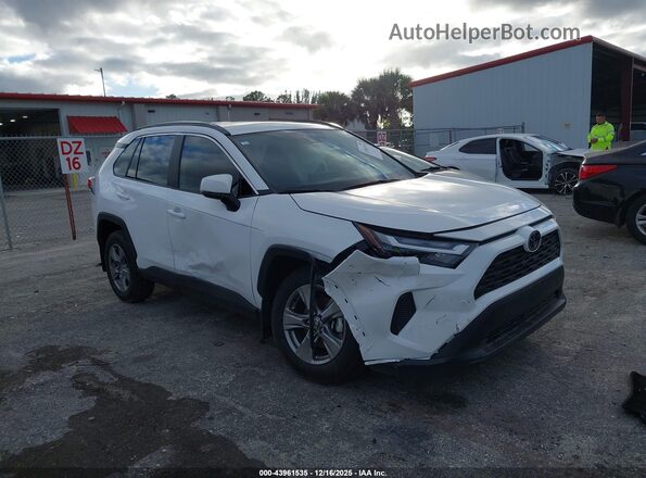 2T3W1RFV1SC350610 2025 TOYOTA LE White Widok z przodu