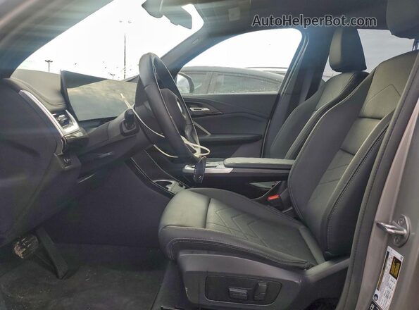 WBX73EF04R5028512 2024 BMW X1 Silver Вид панелі приладів