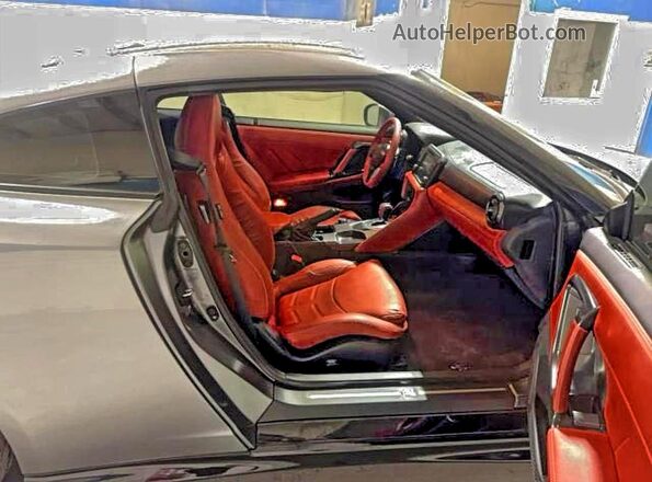 JN1AR5BF9RM220402 2024 NISSAN GT-R Gray Rear view