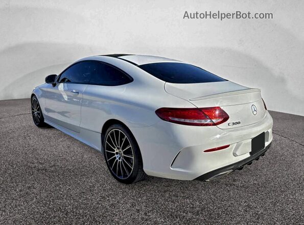 WDDWJ4JB4JF697904 2018 MERCEDES-BENZ C Белый Передняя правая четверть