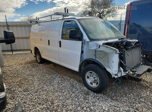 1GCWGAFP7P1101640 2023 CHEVROLET EXPRESS White Widok z przodu