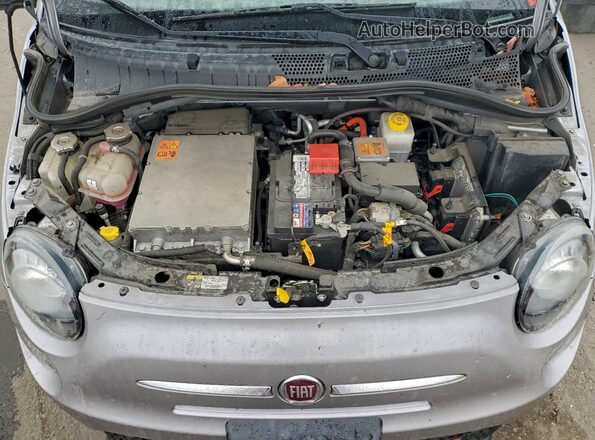 3C3CFFGE3JT369329 2018 FIAT 500 Серебряный Вид задней части салона