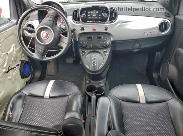 3C3CFFGE3JT369329 2018 FIAT 500 Серебряный Вид панели приборов