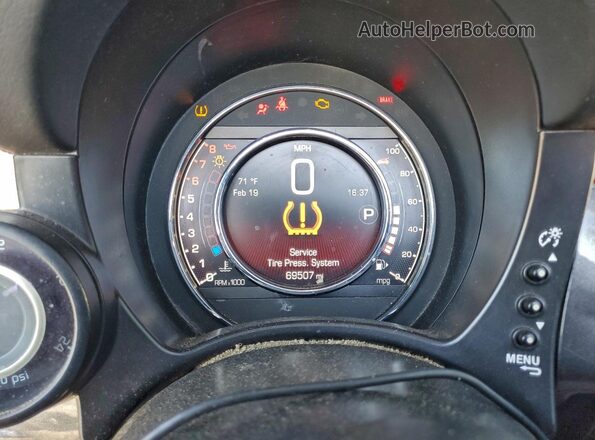 3C3CFFJH1JT377724 2018 FIAT 500 Серый Вид щитка приборов