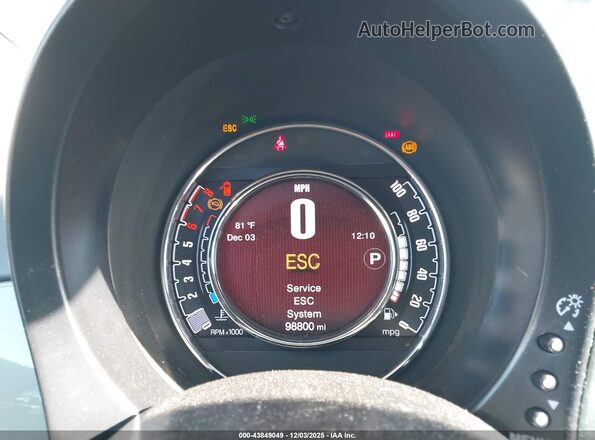 3C3CFFKR7HT700045 2017 FIAT 500 Зеленый Вид щитка приборов