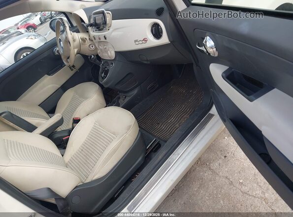 3C3CFFLR7HT659088 2017 FIAT 500C Белый Вид салона спереди