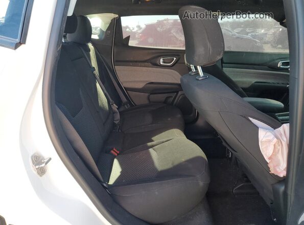 3C4NJDANXRT112129 2024 JEEP COMPASS Белый Вид задней части салона