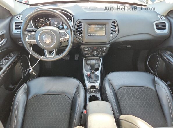 3C4NJDBB1LT196952 2020 JEEP COMPASS Brown Widok deski rozdzielczej
