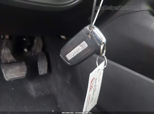 3C4NJDBB9NT136484 2022 JEEP COMPASS Silver Widok deski rozdzielczej