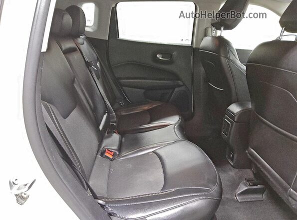 3C4NJDBBXLT164565 2020 JEEP COMPASS White Widok wnętrza z tyłu